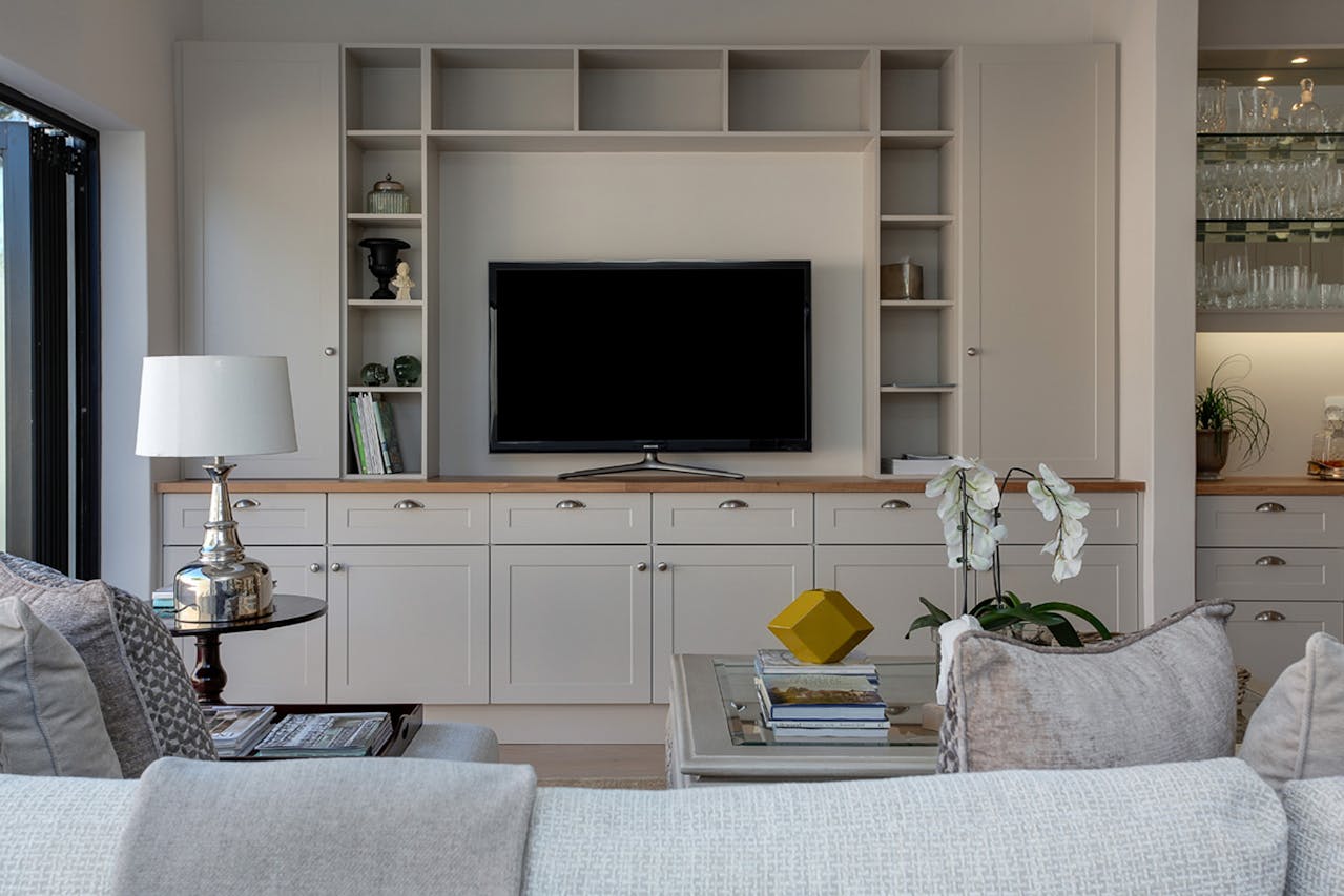 De Voordelen van een Televisiemeubel op Maat Laten Maken
